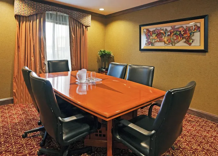 Holiday Inn Express Hotel & Suites Birmingham - Inverness 280 By Ihg